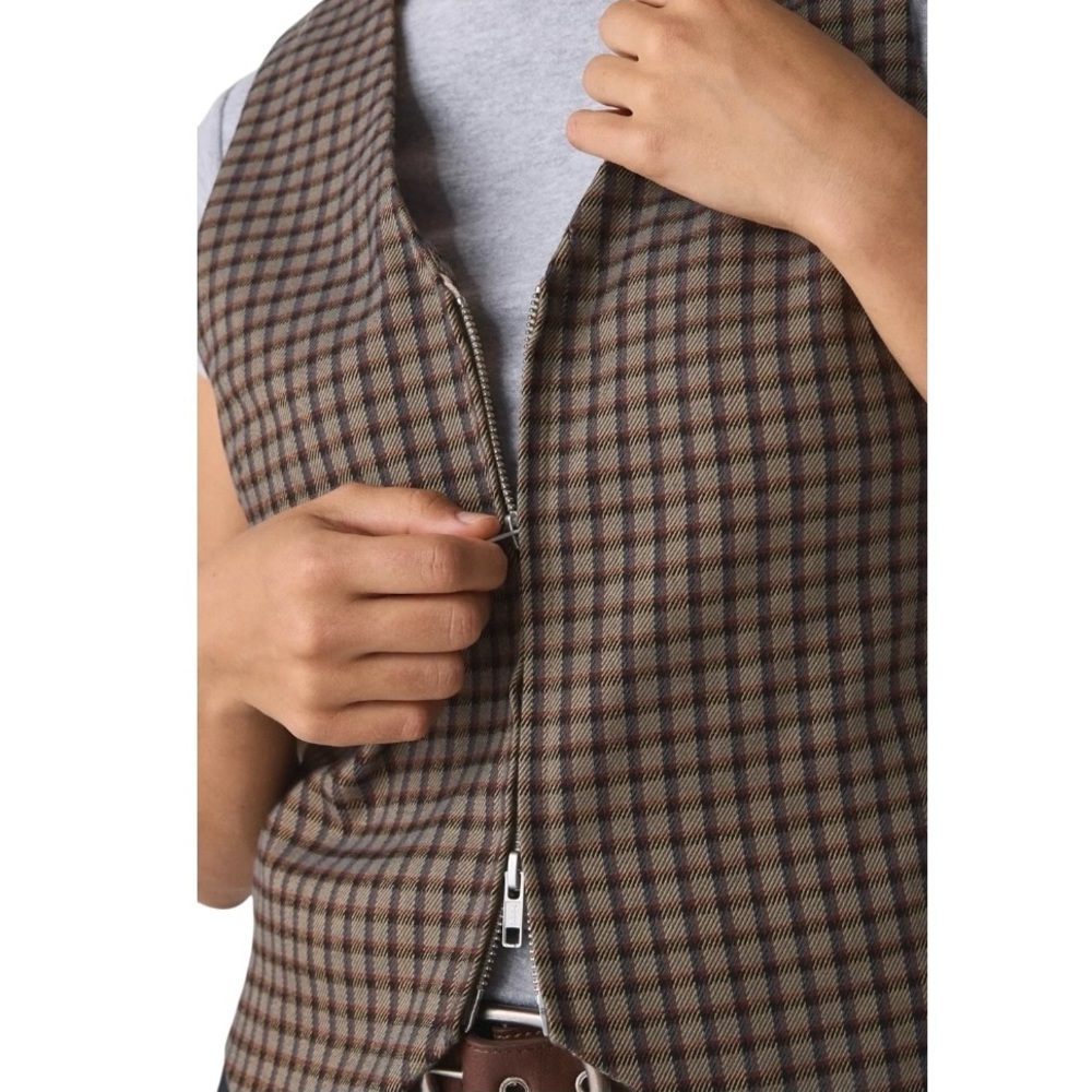 UO Adrian Twill Tailored Vest Top - Picture 10 of 12